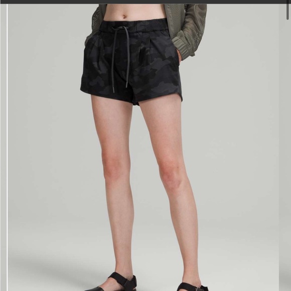 Lululemon Stroll at Sundown Short 3"
Heritage 365 Camo Deep Coal Multi - Picture 2 of 7